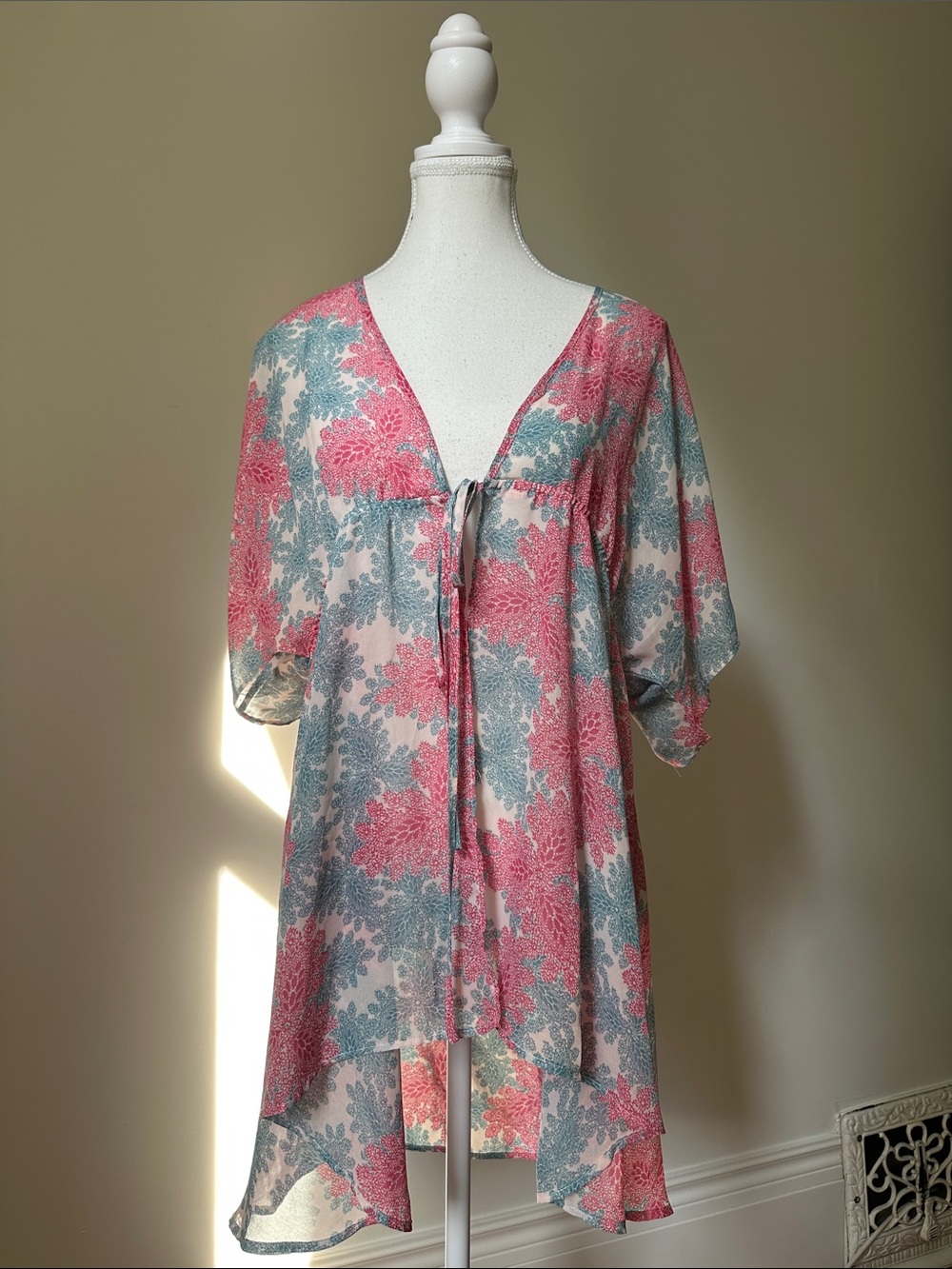 FRANCESCA'S Sheer Floral Tie‎ Front Beach Summer Kimono Cover Up Medium/Large